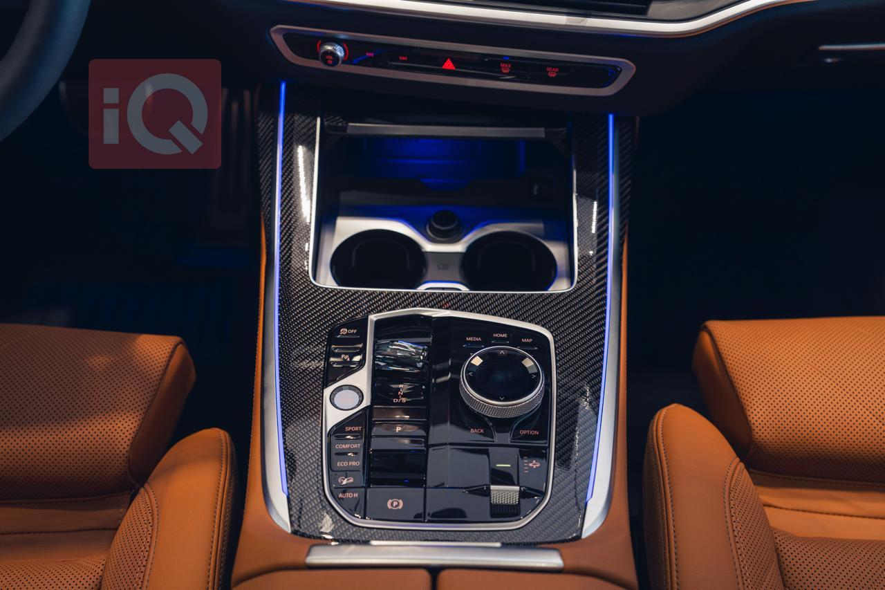 بی ئێم دەبڵیو X7